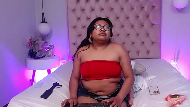 Kiri_Black_ live XXX chat