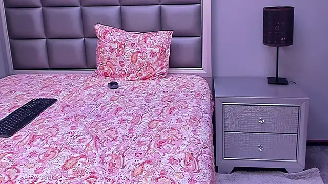 HellennSweet's Live XXX Chat