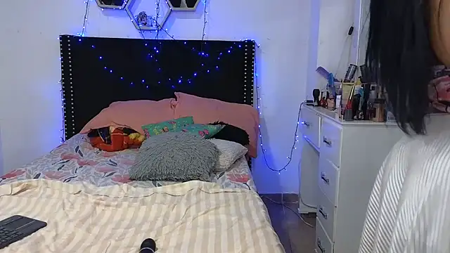 Онлайн чат XXX charlotte_077