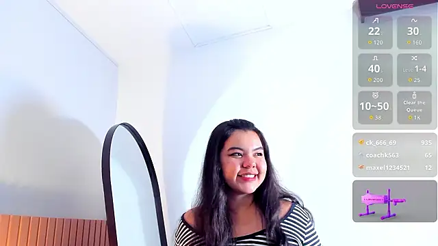 klhoe_boobs' Webcam Show