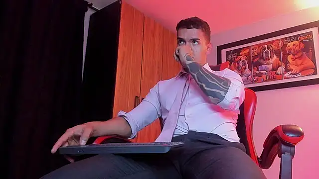 ALPHA_DOMINUS_ Show in webcam