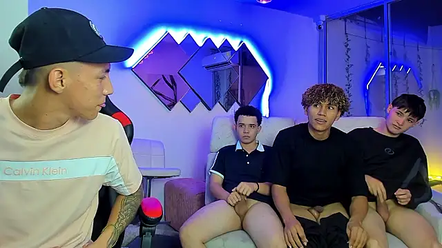 HouseofwarriosのライブXXXチャット