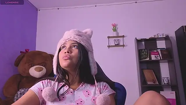 BadKittyy Adlı Modelin Canlı XXX Sohbeti