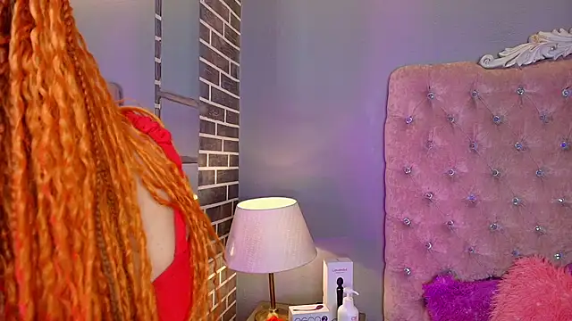 Chat +18 de AdelaineBest ao vivo