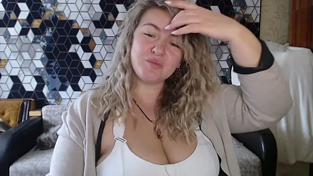 NikaSkylink's Live XXX Chat