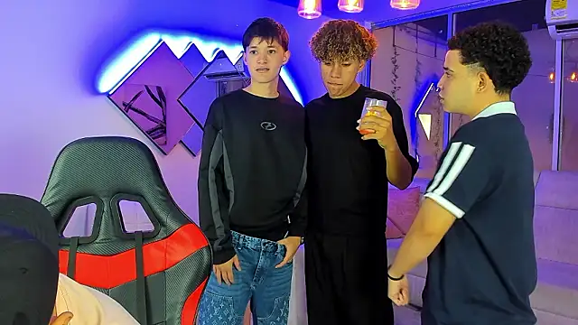 Houseofwarrios' Live XXX Chat