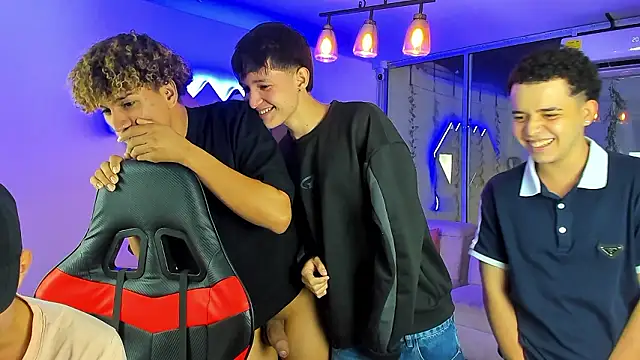 Houseofwarrios live XXX chat