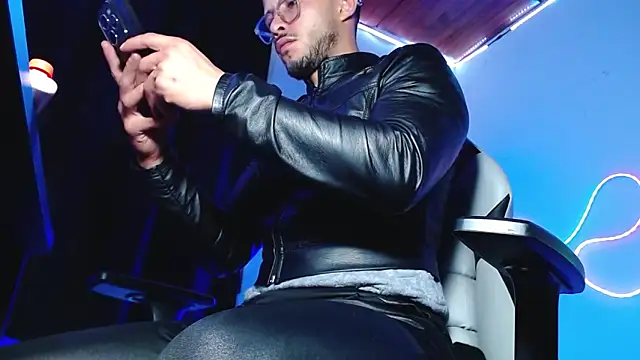 Онлайн чат XXX sebastian_horny