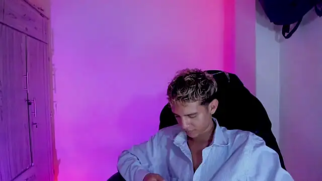 tylernova live XXX chat