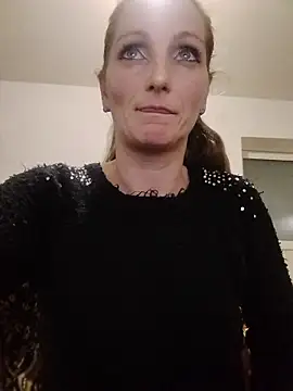 Živý XXX chat CrazyMaya39