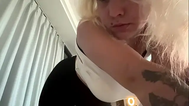 LuxureMia Webcamshow