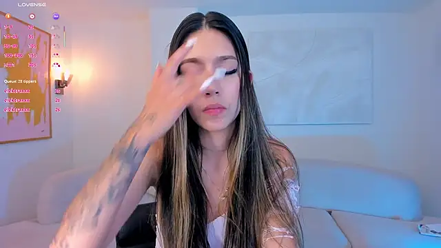 TaraLawrence's Live XXX Chat