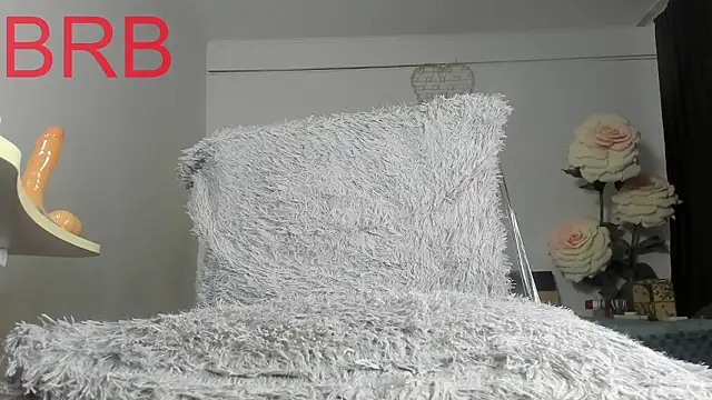 دردشة Naughtylov3 الجنسية المباشرة