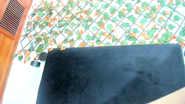 violetadumsper élő XXX-chatje