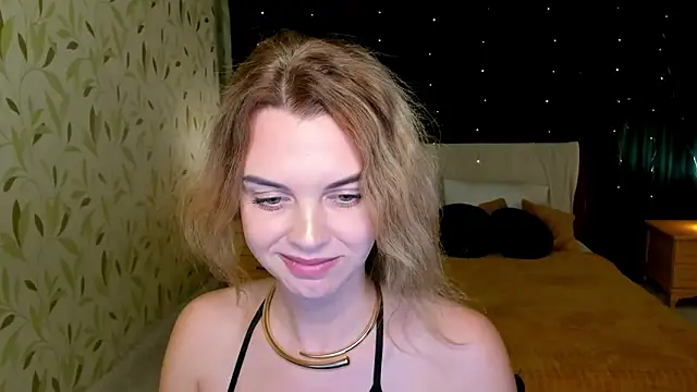 LunaFlinn's Live XXX Chat