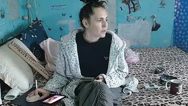 brighteyes77 Adlı Modelin Canlı XXX Sohbeti