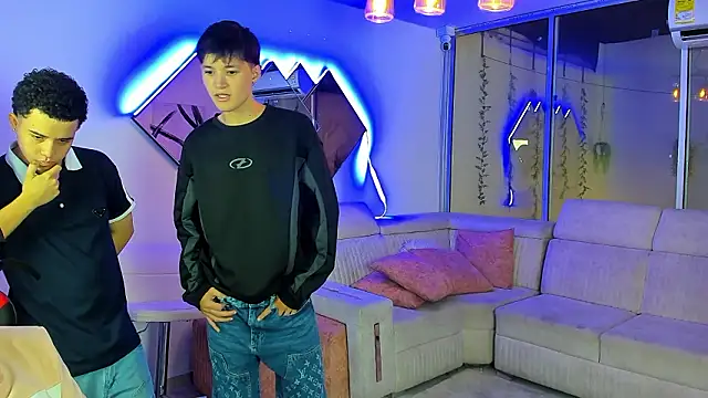 Houseofwarrios live XXX chat