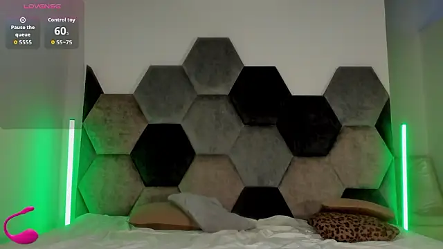 Latrellx7 在線直播表演