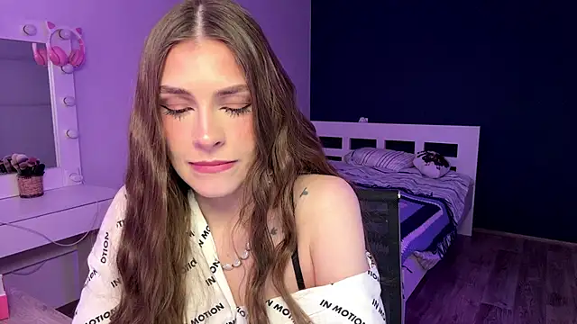 MachelleSpader: διαδικτυακό σόου στην κάμερα