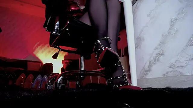 FinDomGod 现场XXX聊天