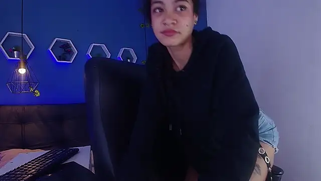 Aurora_ath Chat XXX in diretta