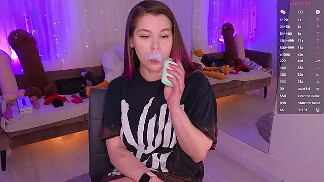 Chatroom XXX en direct de Mira_Falls