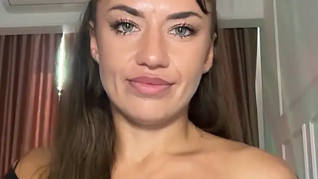 Roriann 即時 XXX 聊天