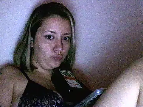 Chat +18 de EMY_BAM ao vivo