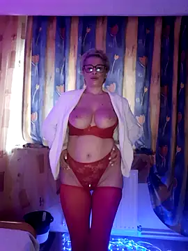 XXX chat uživo modela BellaBellaHot