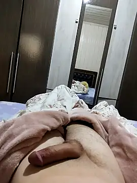 Show de Gustavo198045 na webcam