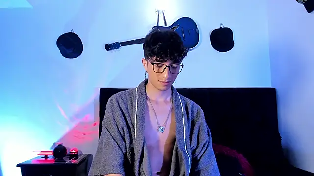 mhatias_ Chat XXX in diretta