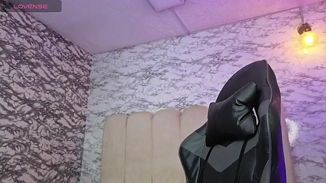 Chat XXX en directo de Evy_Luxx_v