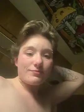 Tastybabe22: διαδικτυακό σόου στην κάμερα