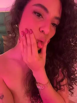 Show modela IrinaBlanc na web-kameri