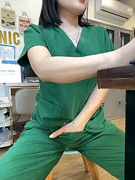 Clinic_Sexy Adlı Modelin Canlı XXX Sohbeti