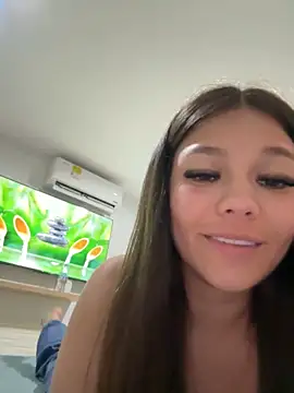 Alyshanon18のライブXXXチャット