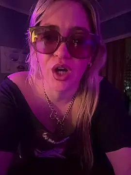 XXX chat uživo modela Granlady7