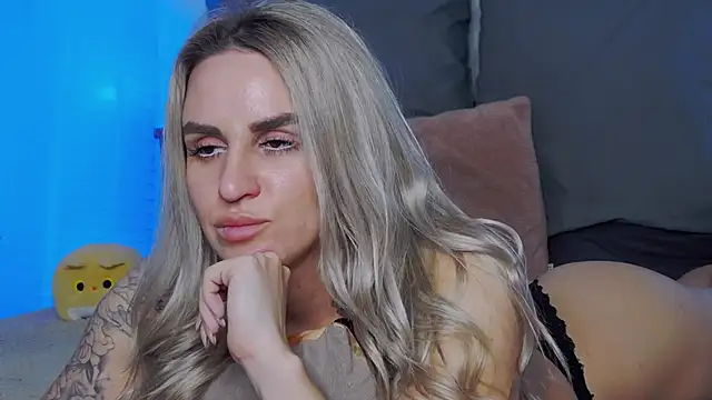 XXX chat uživo modela _KSmith_