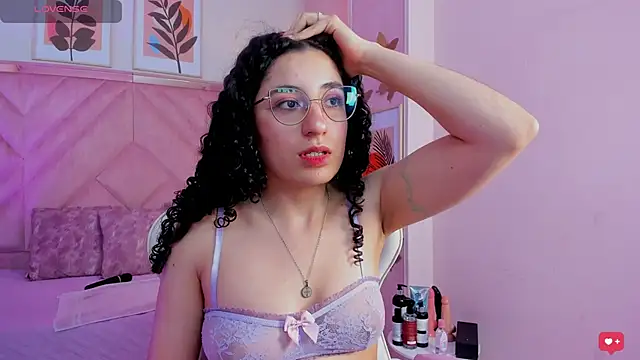 DemiJones_ Adlı Modelin Canlı XXX Sohbeti