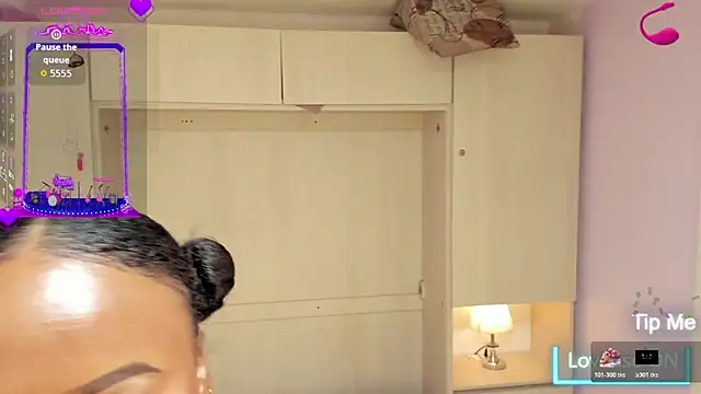 Pokazy przed kamerką – EmilyyStuart