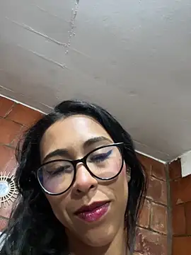 Emma__cumlovee's Webcam Show