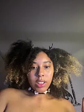 HonneyBunnyXO's Webcam Show