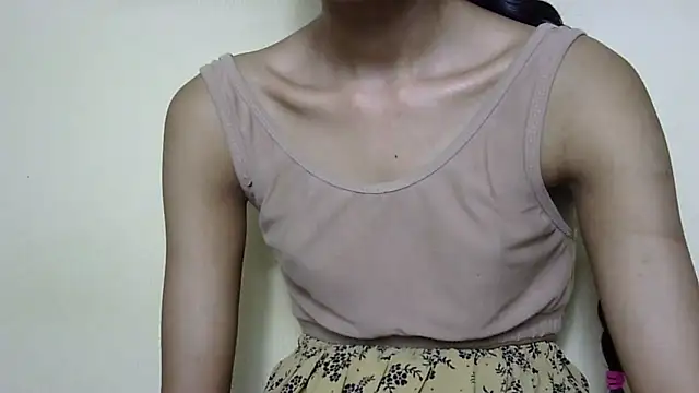 Czat XXX na żywo – Anu_tiny