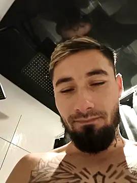 Negrila25 Live XXX-chat