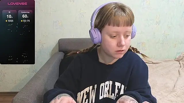 Czat XXX na żywo – June_shy0