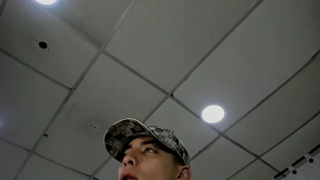 Dereck_Boy8   现场XXX聊天