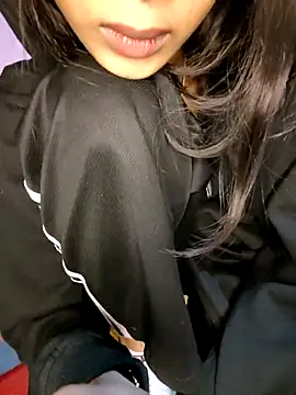 -AYUSHI01 Adlı Modelin Canlı XXX Sohbeti