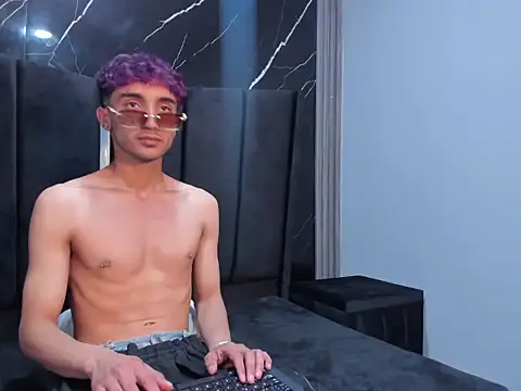 KrisX_hl live XXX chat