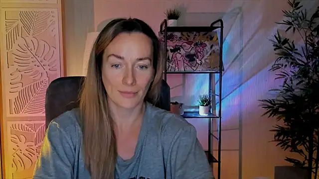 Chat +18 de RebeccaMartinez ao vivo