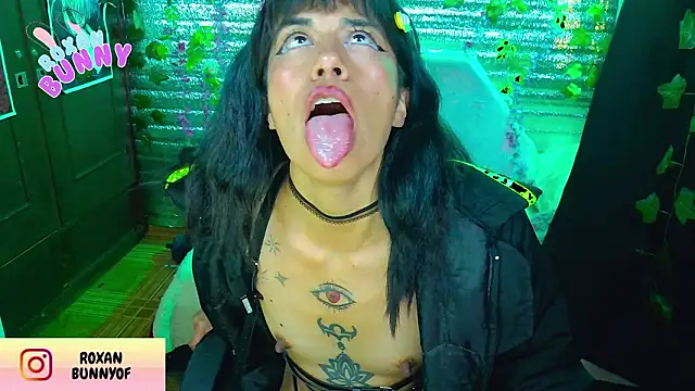 Chat +18 de Roxanbunny1 ao vivo